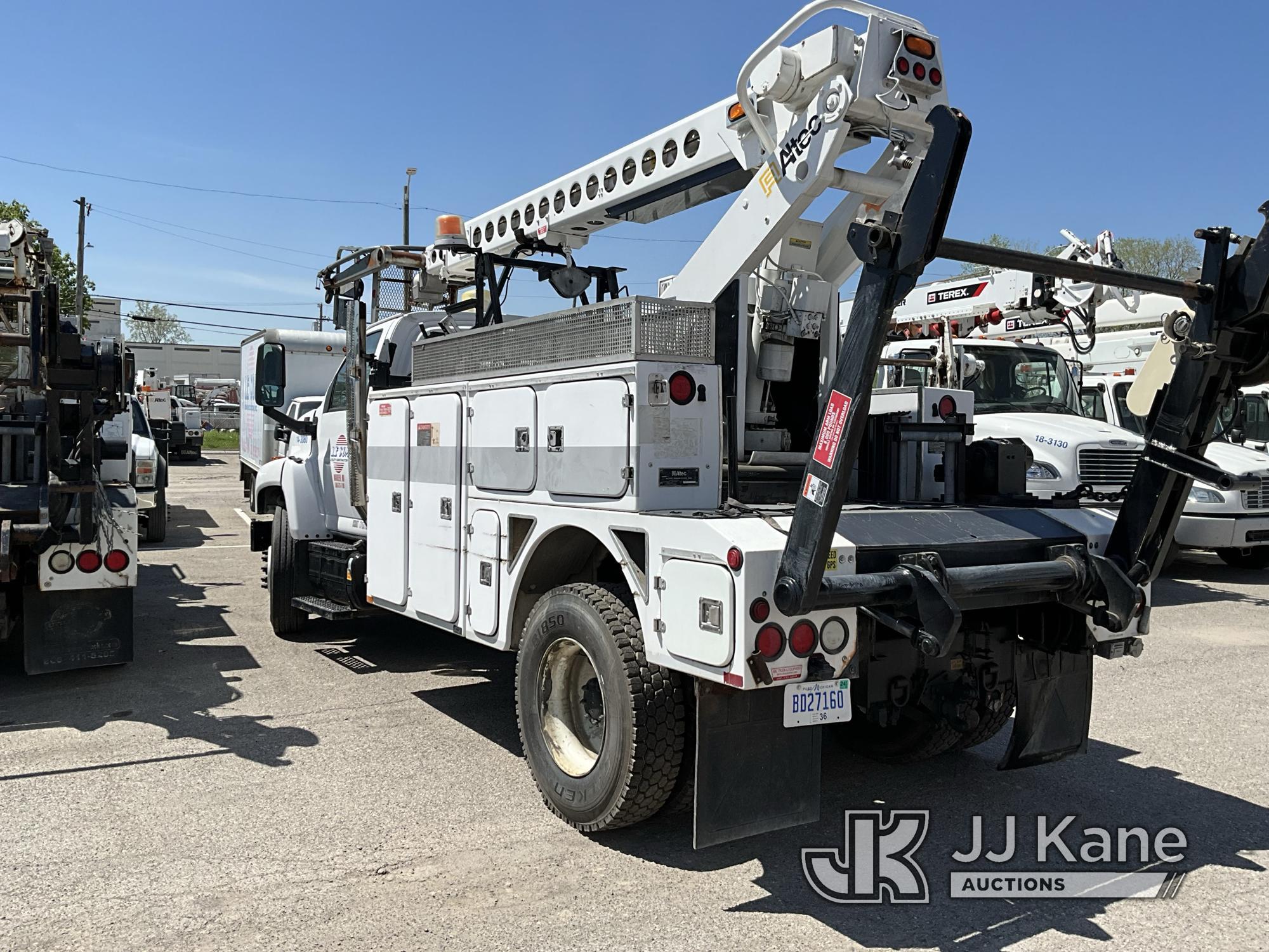 (Detroit, MI) Altec AT40-C, Telescopic Non-Insulated Cable Placing Bucket Truck rear mounted on 2006