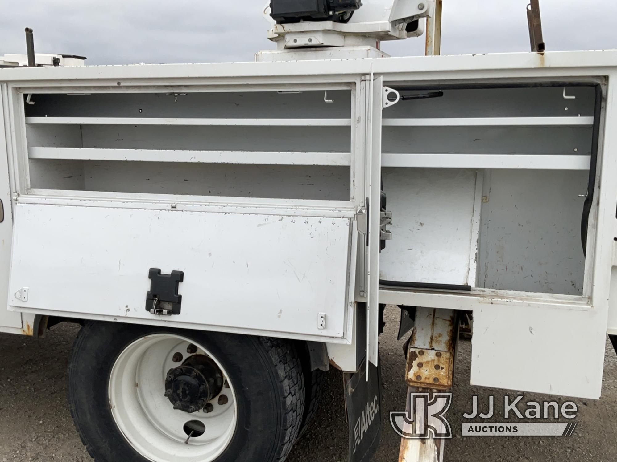 (Pataskala, OH) Altec AA55, Material Handling Bucket Truck rear mounted on 2019 Freightliner M2 Util