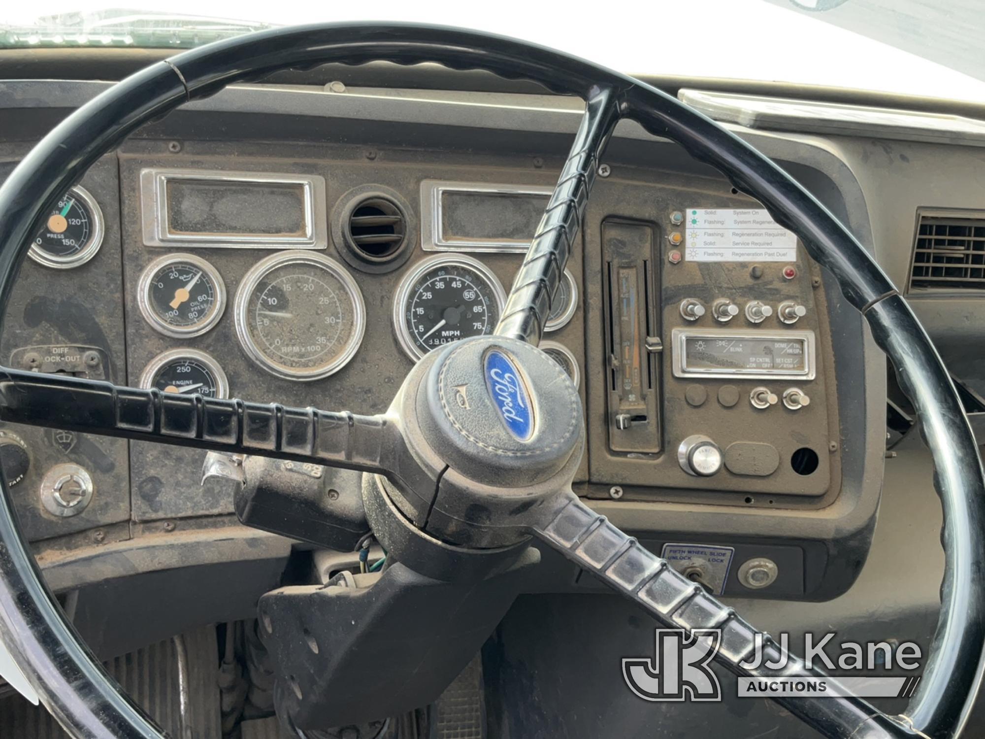 (Jurupa Valley, CA) 1994 Ford L9000 Aeromax T/A Water Truck Runs & Operates