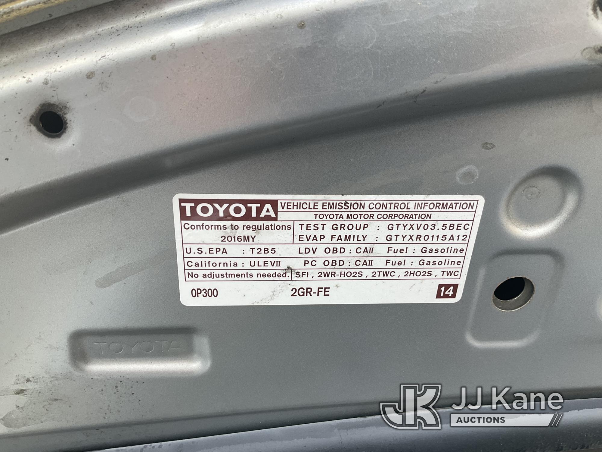 (Jurupa Valley, CA) 2016 Toyota Avalon 4-Door Sedan Runs & Moves