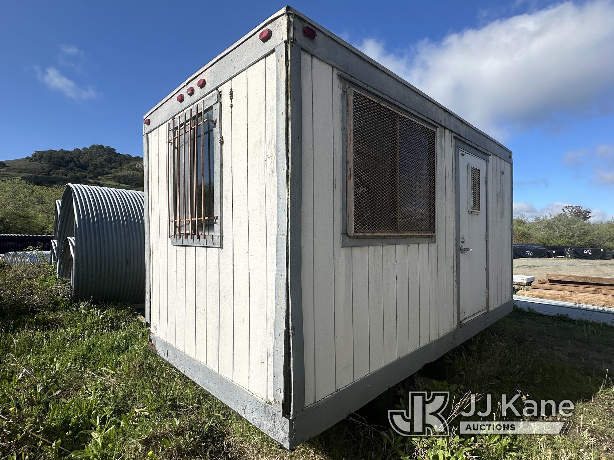 (San Luis Obispo, CA) 1991 Standard Pacific CCH Office Trailer Used Mobile Office Trailer Not Road W