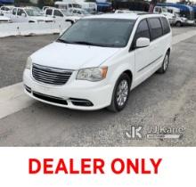 (Jurupa Valley, CA) 2012 Chrysler Town & Country Sports Van Runs & Moves, Drive Cycle Will Not Clear
