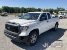 2019 Toyota Tundra 4x4 Crew-Cab Pickup Truck Runs & Moves) (Maintenance Required Light On