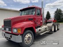 2000 Mack CH613 T/A Truck Tractor Runs and Moves