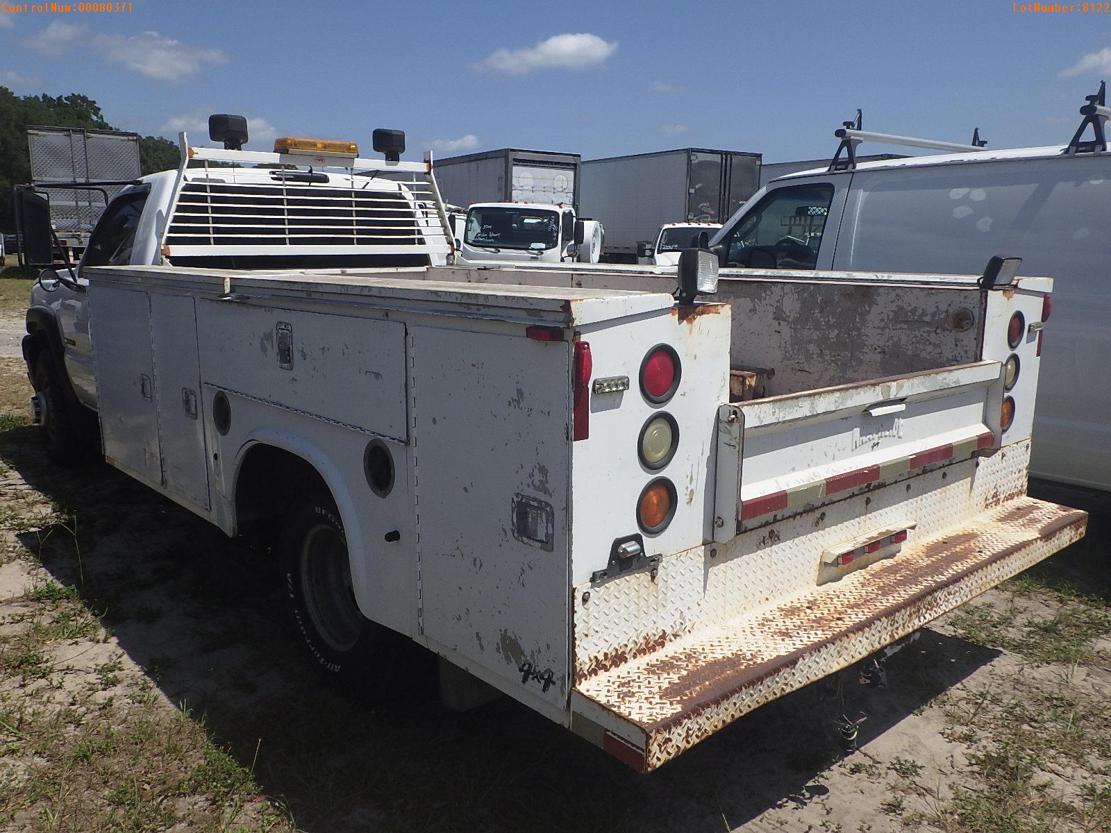 5-08122 (Trucks-Utility 2D)  Seller:Private/Dealer 2005 CHEV 3500