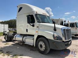 2014 Freightliner Cascadia 125 S/A Sleeper Truck Tractor