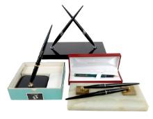 6 Parker & Sheaffer Pens & Desk Sets, Pair Non White Dot Inlaid V Stainless