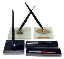 5 Parker Pens , A 41 & 51 Each In Onyx Stands, A 51 In Blk Glass Stand, A 2
