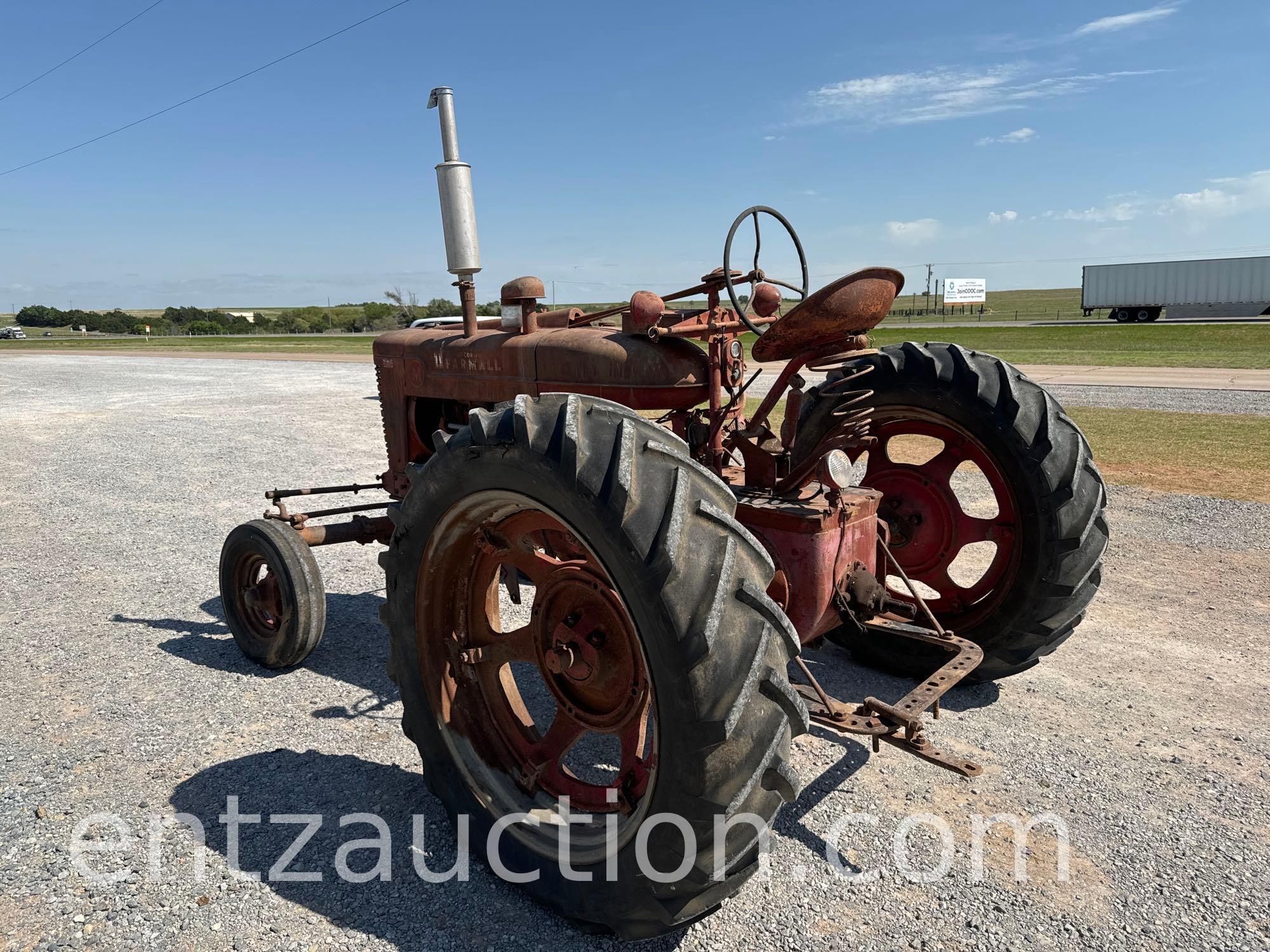 1952 FARMALL M TRACTOR, 540 PTO, GAS, 13.6-38,