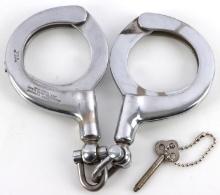 HARRINGTON & RICHARDSON HANDCUFFS W/ KEY