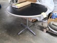 cafe table w/ laminate top