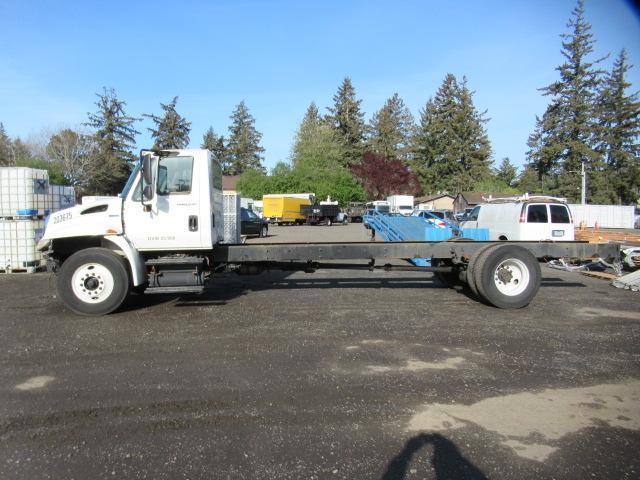 2011 INTERNATIONAL 4300 DURASTAR SINGLE AXLE CAB & CHASSIS