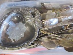 ASSORTED VINTAGE SILVERWARE & EYE GLASSES