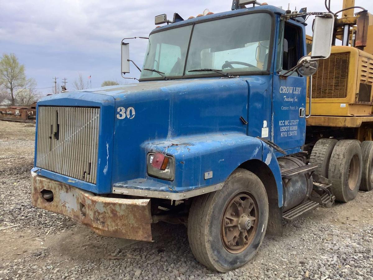 1990 WHITEGMC WB TANDEM AXLE DAY CAB TRUCK TRACTOR VIN: 4V1JDBJE1LN808848