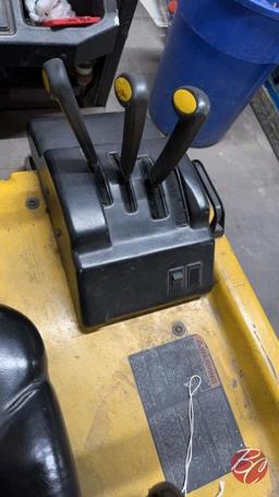 Yale Electric 3-Stage Forklift W/ Charger