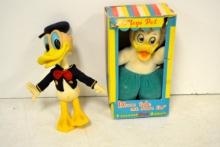 2 Donald Duck dolls