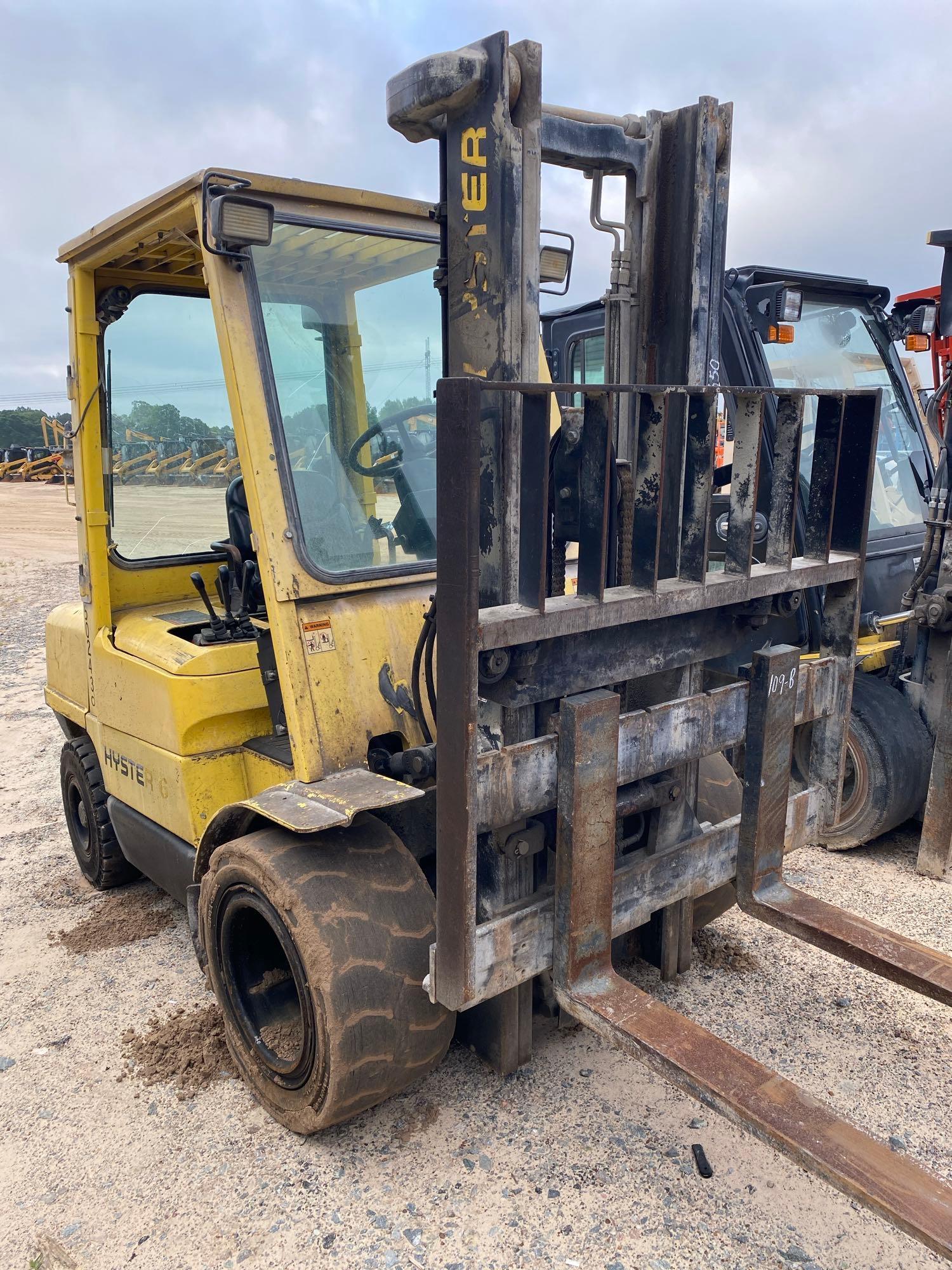 HYSTER H60XM FORKLIFT