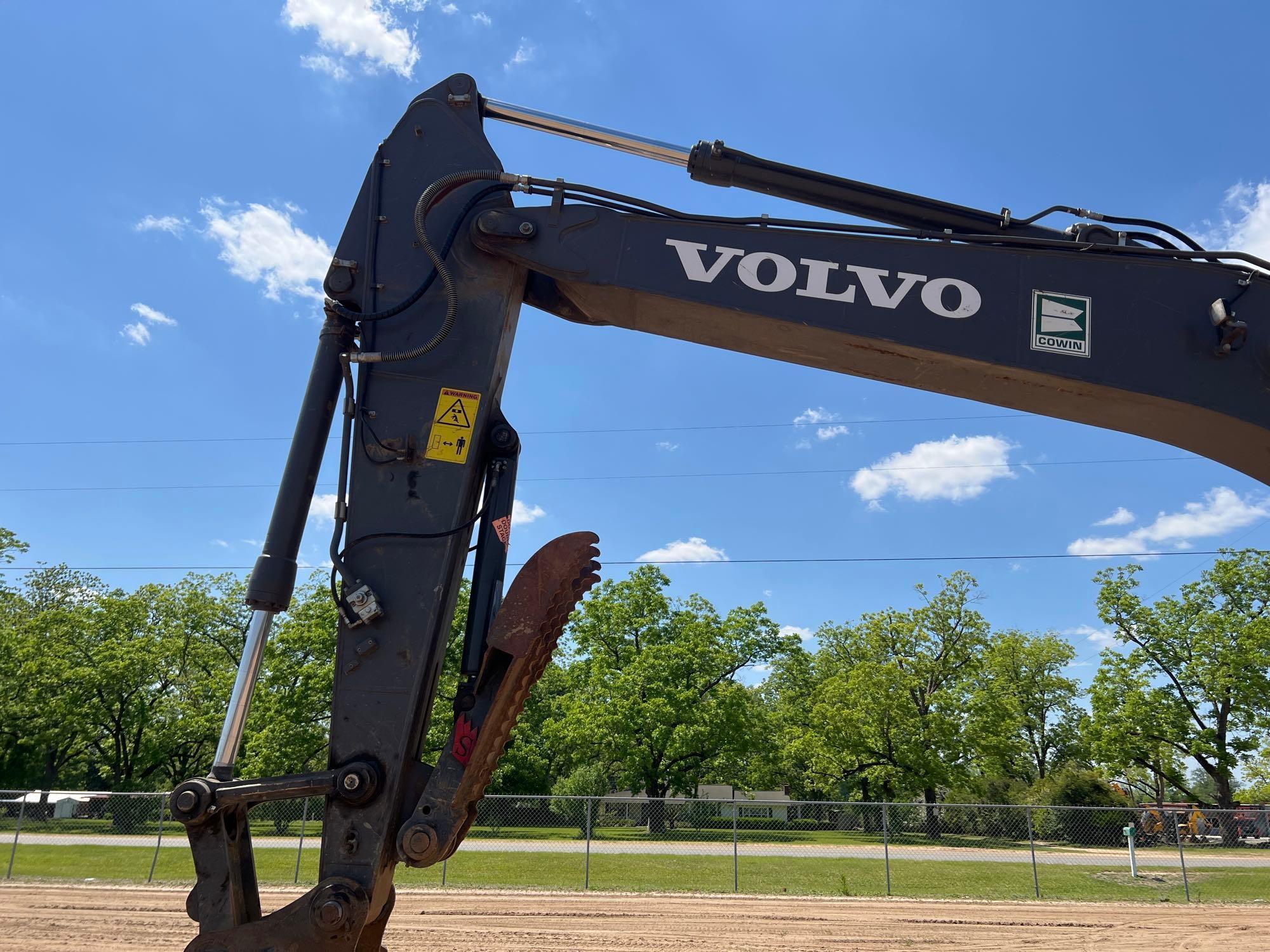 2022 VOLVO EC200EL EXCAVATOR