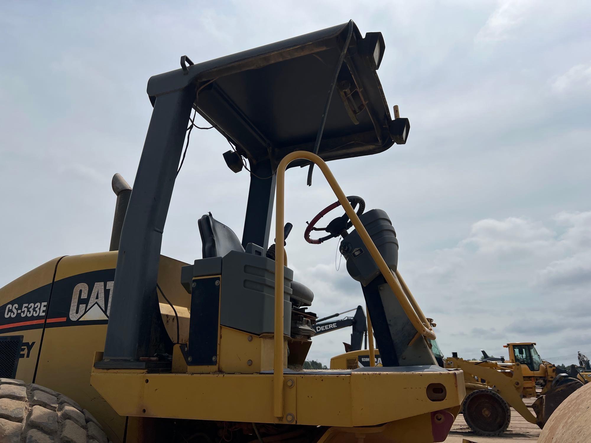 2005 CATERPILLAR CS-533E SMOOTH DRUM ROLLER