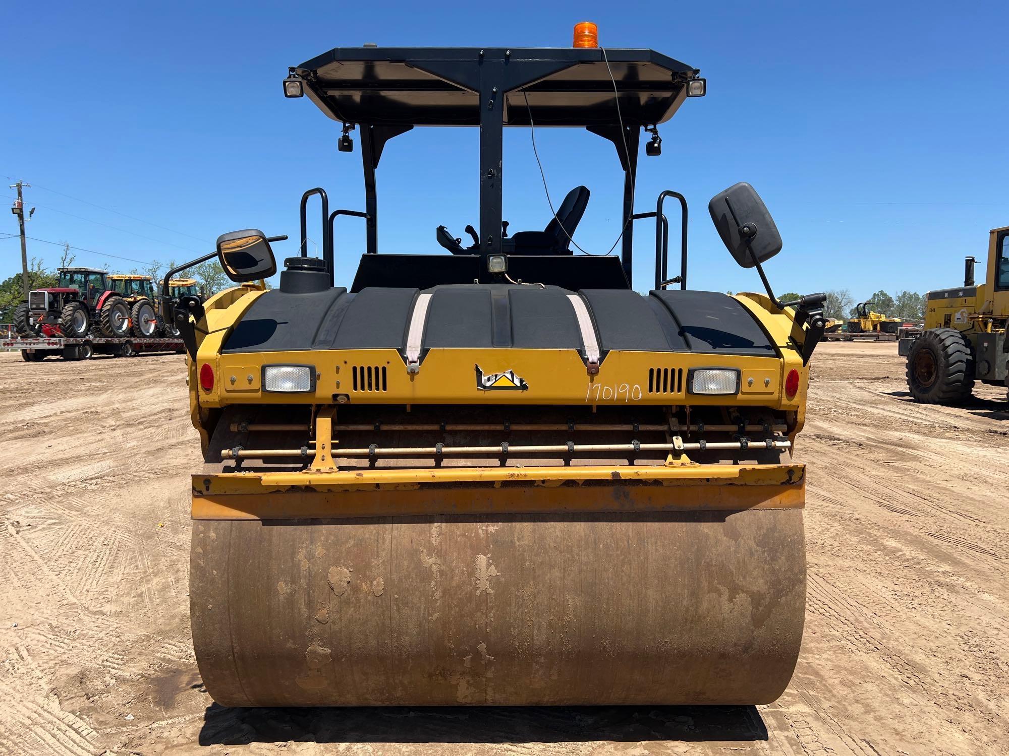 2017 CATERPILLAR CB66B DBL DRUM ROLLER