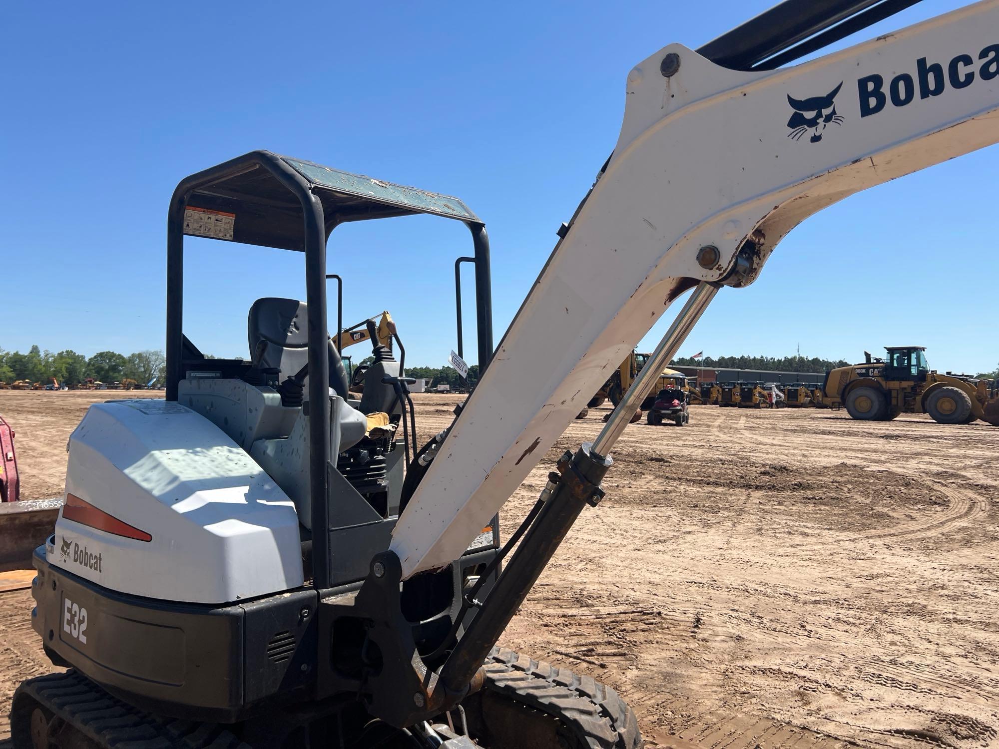 2016 BOBCAT E32 EXCAVATOR