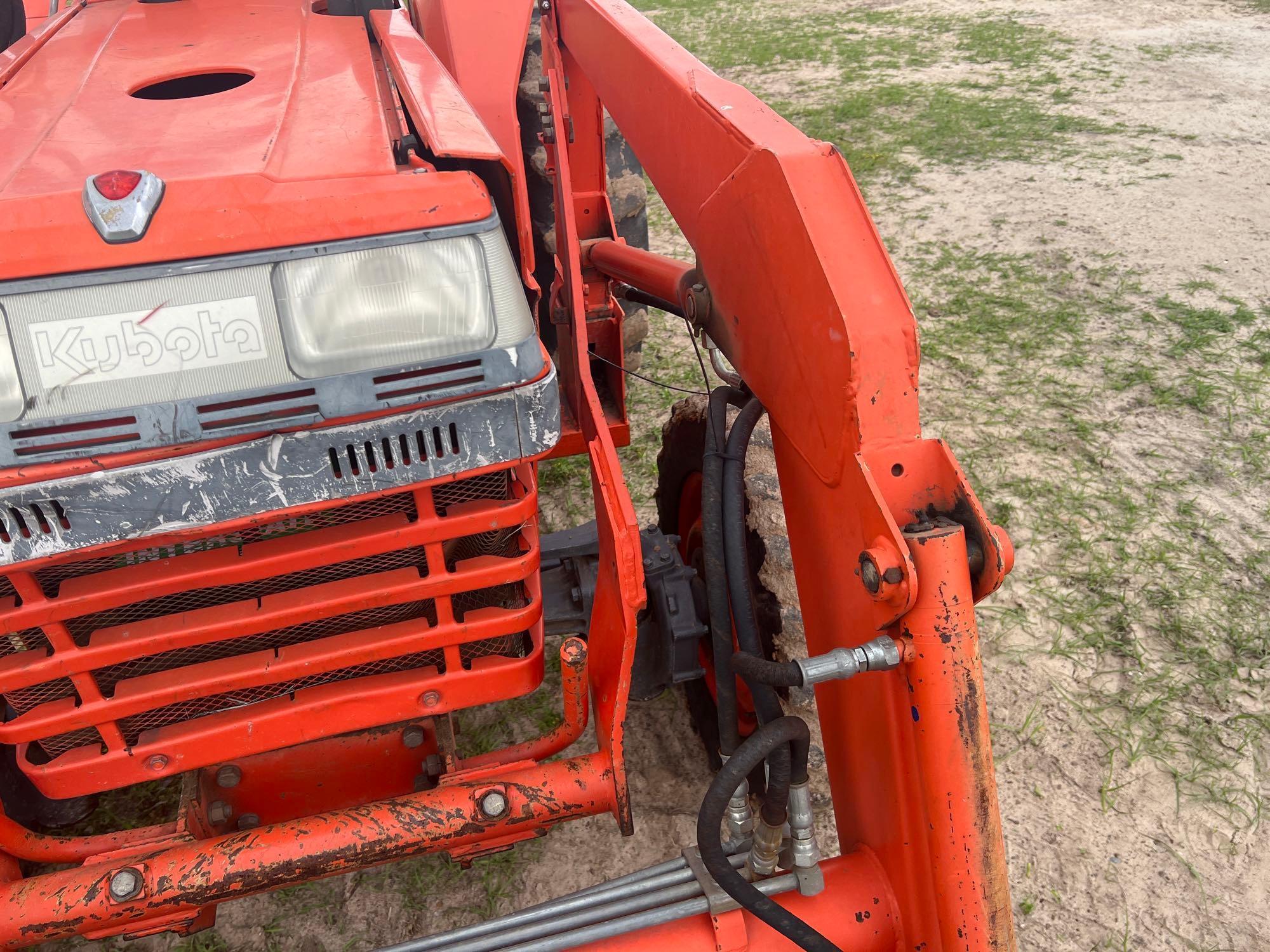 KUBOTA L2350 TRACTOR