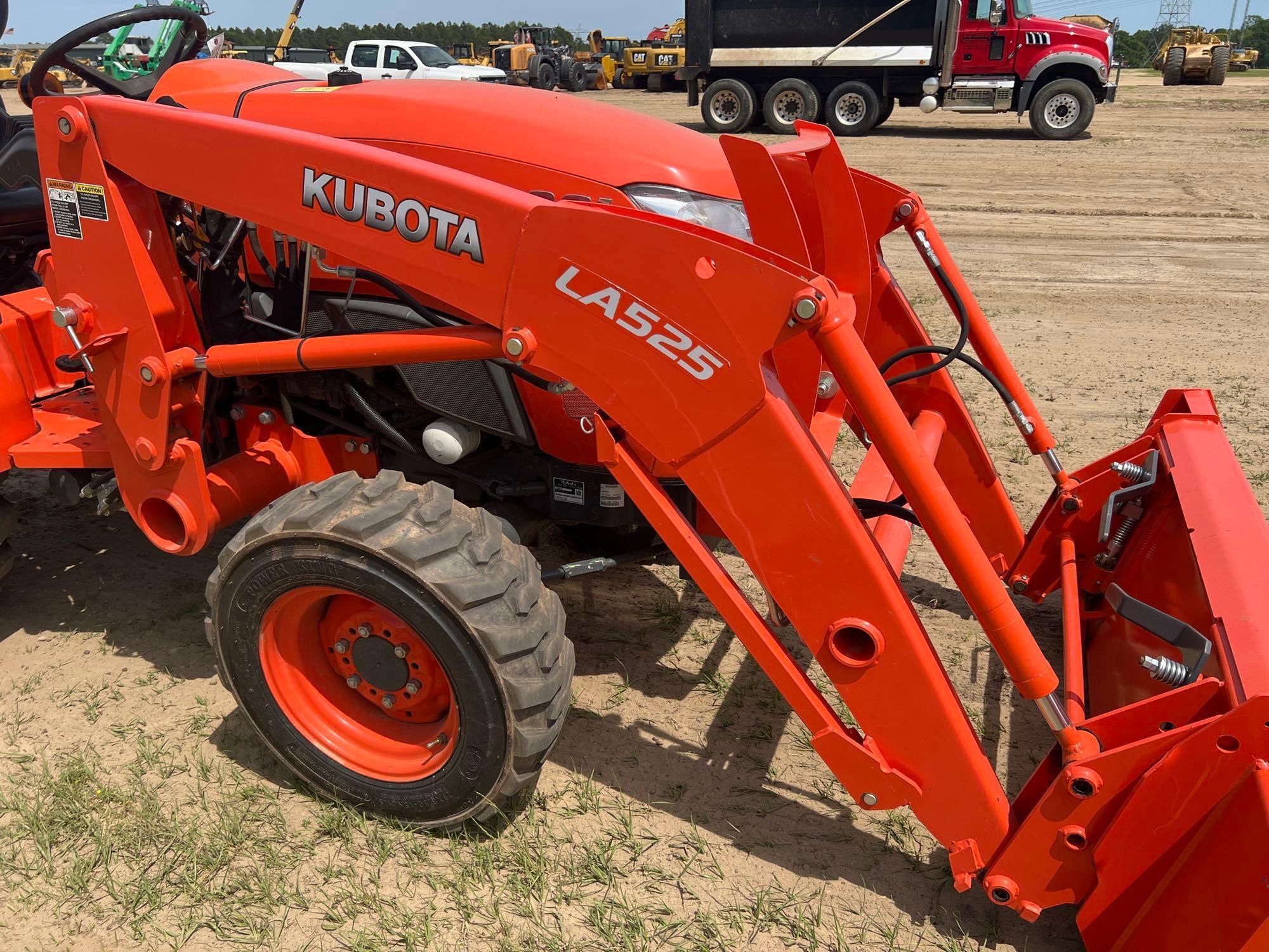 KUBOTA L3901 TRACTOR