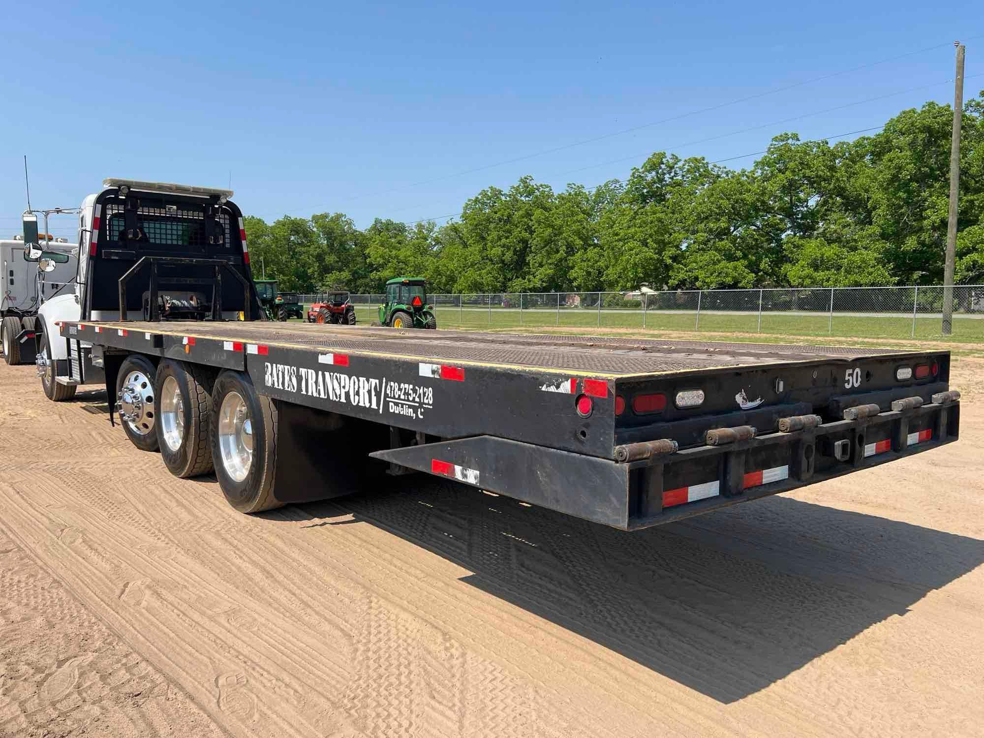 2014 PETERBILT 348 TRI AXLE DAY CAB