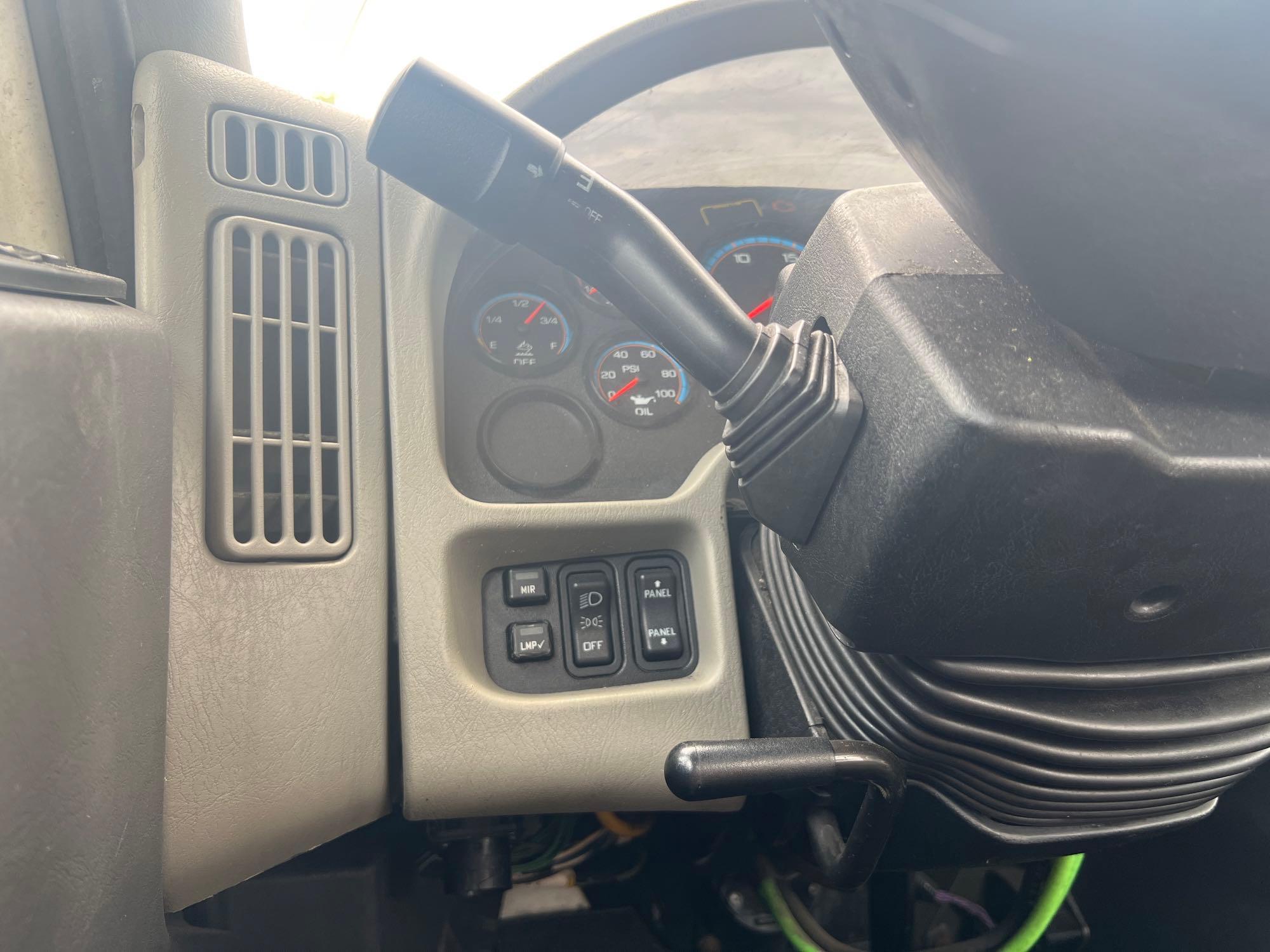 2016 INTERNATIONAL 8600 DAY CAB T/A ROAD TRACTOR