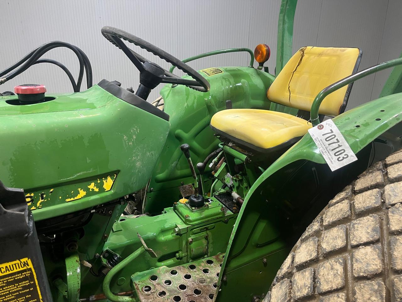 John Deere 950 Tractor with Loader