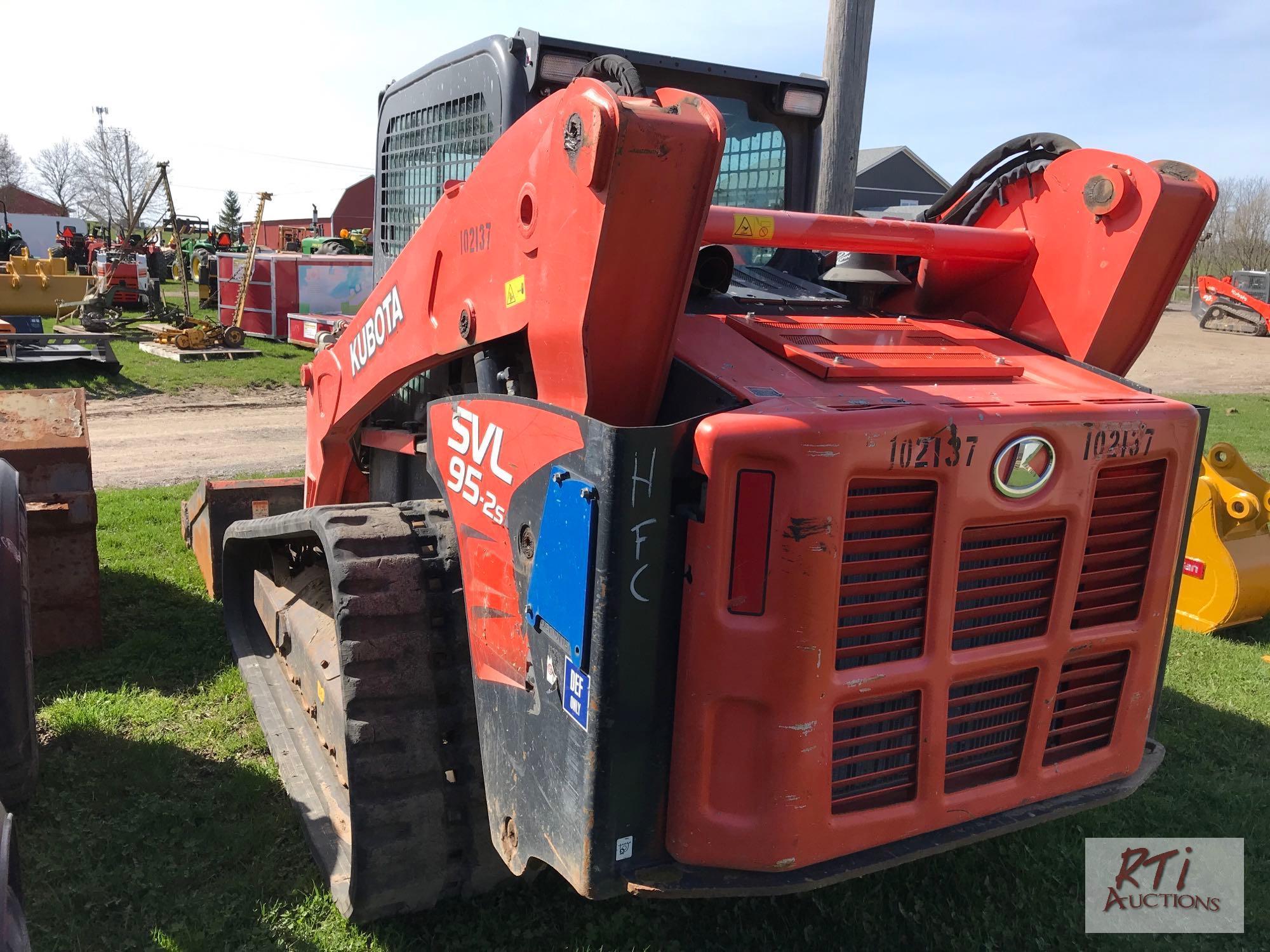 Kubota SVL95 track skid steer loader, 2 speed, high flow, bucket, 2596 hours,