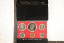 1975 US PROOF SET (WITH BOX) BLACK LID IS BROKE