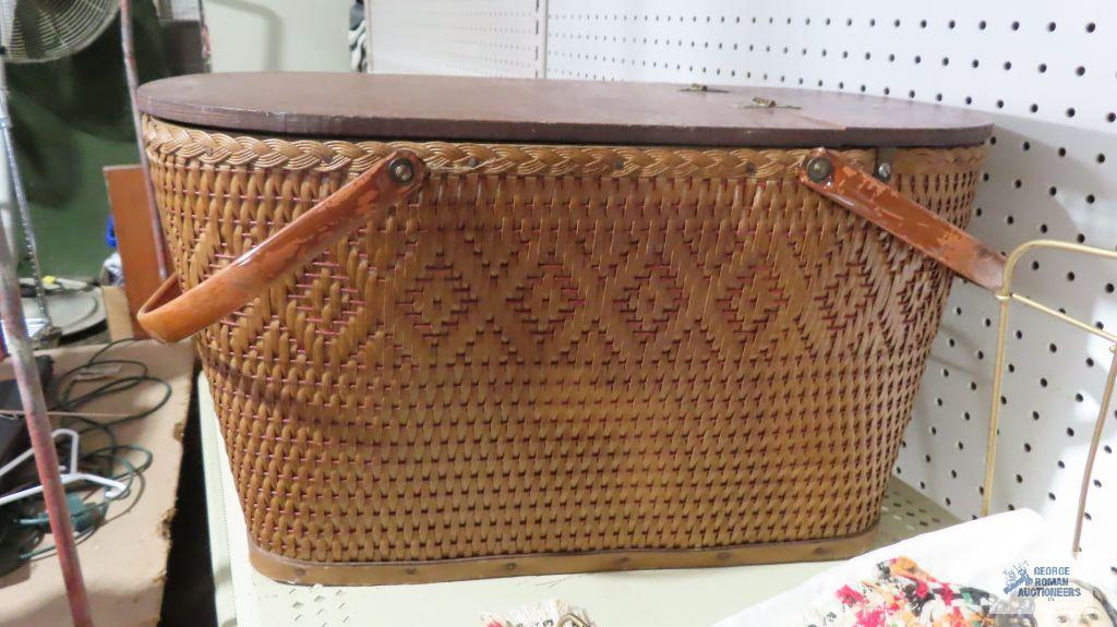 Woven picnic basket