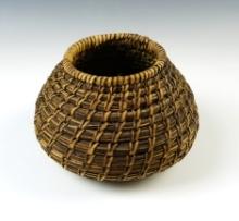 5 1/2" wide by 3 1/2" tall Papago Bear Grass Basket that is tightly woven, in excellent condition.