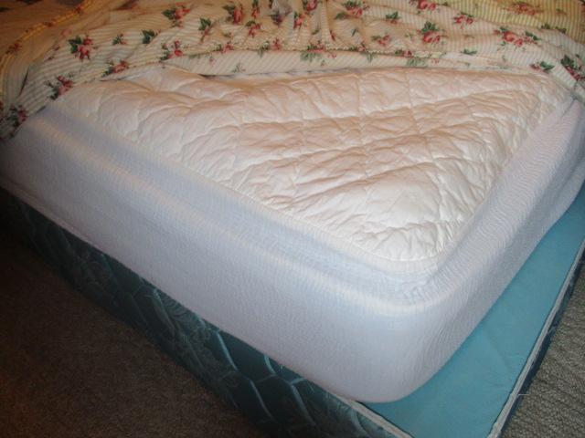 Queen Size Quilted Applique Bedspread, Three Pillow Shams, Sheet Set and Mattress Pad