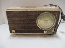 Vintage Zenith Am/FM Tube Table Radio