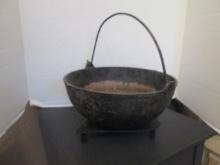 Cast Iron Pot with Footed Heart Shaped Trivet