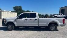 2017 Ford F350 Crew Cab Pickup / 226,381 Miles / Located: Weatherford, TX