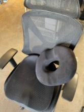 Office chair with 2 cushions