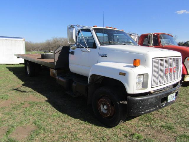 66. 1992 GMC TOP KICK TWO TON TRUCK, 366 GAS V8, AUTOMATIC TRANSMISSION, WI