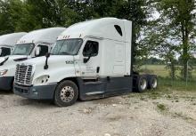 2015 Freightliner Cascadia Sleeper Truck Tractor