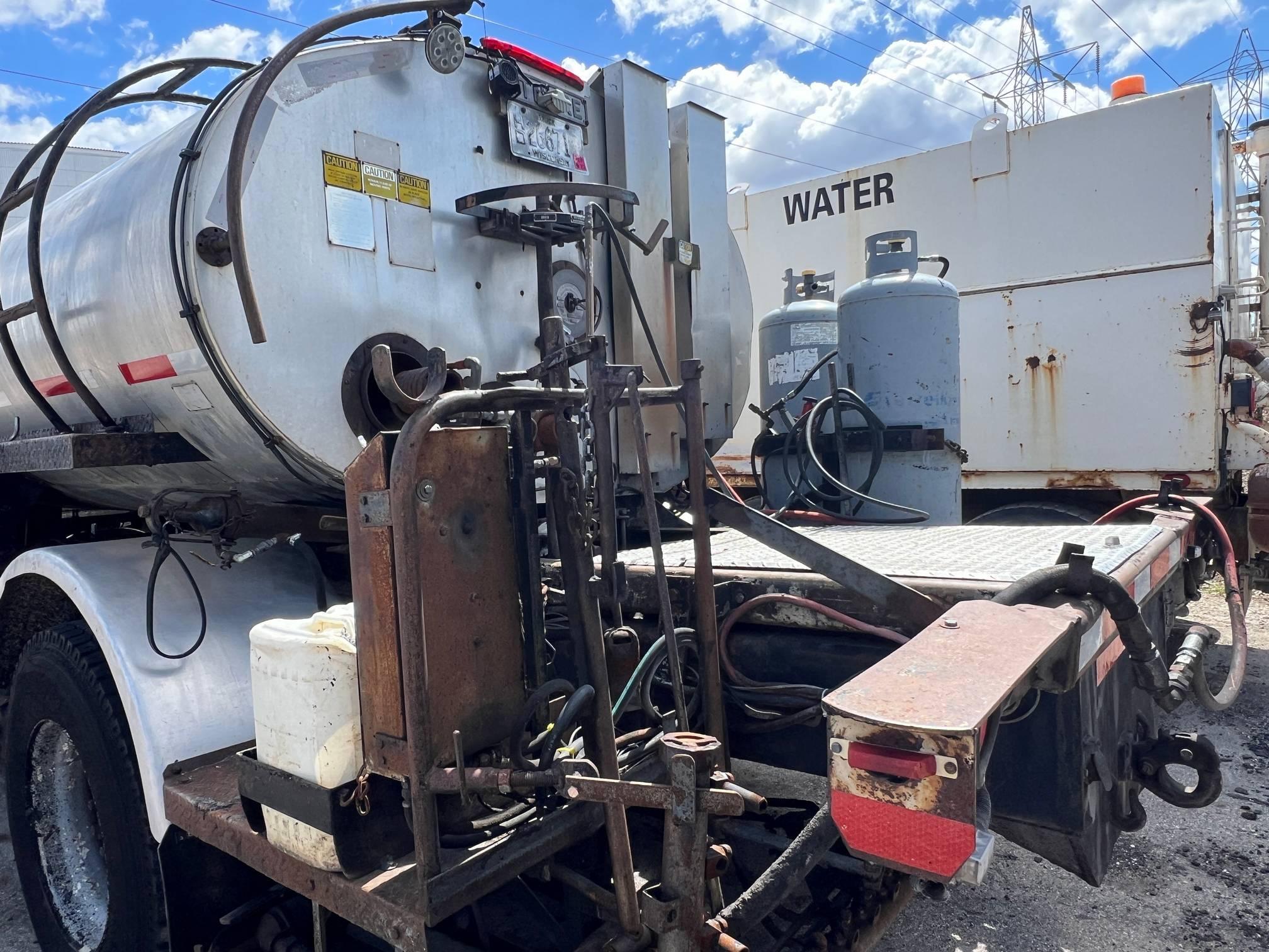1986 Ford LN8000 Water Truck