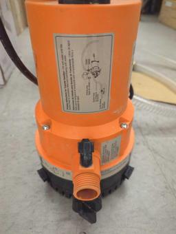 Everbilt 1/4 HP 2-in-1 Submersible Utility and Transfer Pump, Appears to be Slightly Used Retail