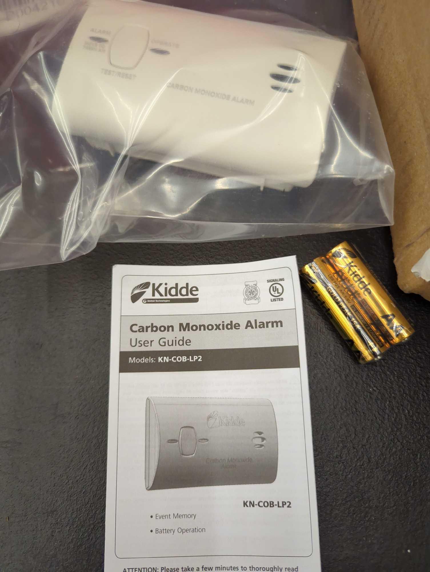 Kidde Carbon Monoxide Detector, Battery Powered CO Alarm with LEDs, Test-Reset Button, Low Battery