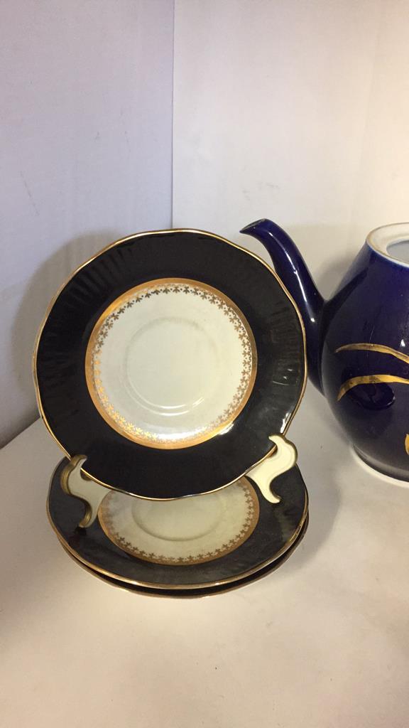 17PC JINGHUA AND ROSINA TEA SETS