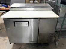 True Model TPP-44 Refrigerated Sandwich/Salad Prep Table / Make Table, Works Great