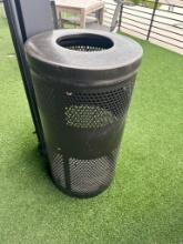 Commercial Wire Mesh Trash Can w/ Poly Top Entry Top Cover Lid