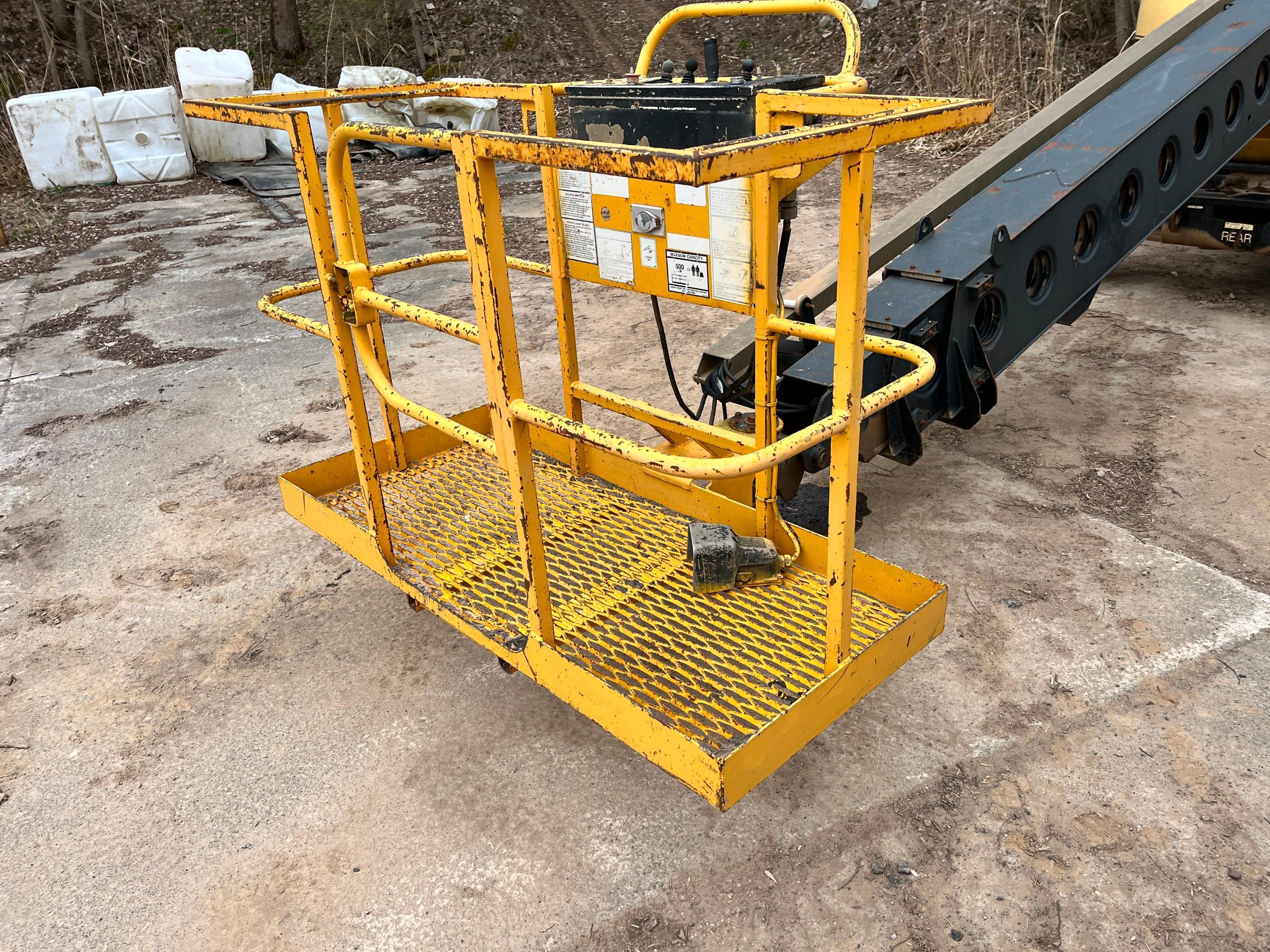 GROVE MZ66DXT BOOM LIFT SN:253158 4x4, powered by 4 cylinder dual fuel engine, equipped with 66ft.
