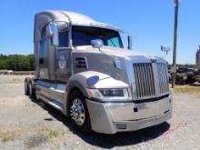 2017 WESTERN STAR W5700 TRUCK TRACTOR, 519,460 miles  60" SLEEPER, DETROIT