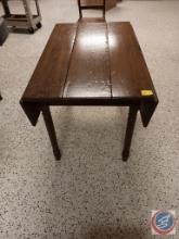 Drop Leaf Table 30" tall 25.5" wide (each leaf is 7.5") and 41.5" long